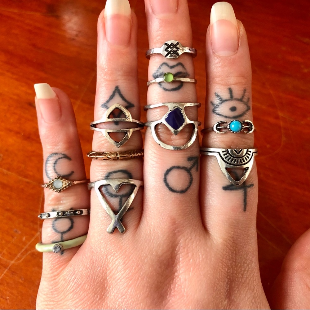 lot of 11 rings